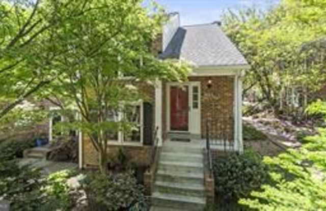Welcome to 2510 S. Walter Reed Drive, a beautifully maintained residence nestled in one of Arlington's most sought-after communities photos photos