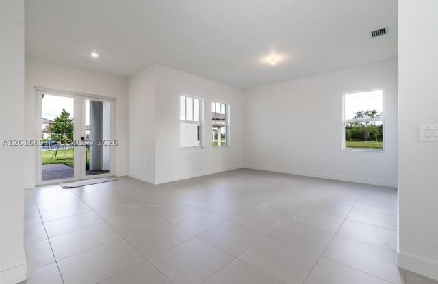 4480 SW 122nd Ter Gallery 3