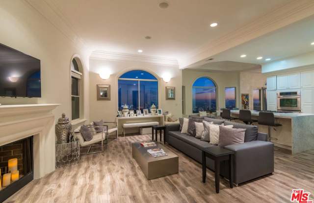 6389 QUEBEC Drive Gallery 4
