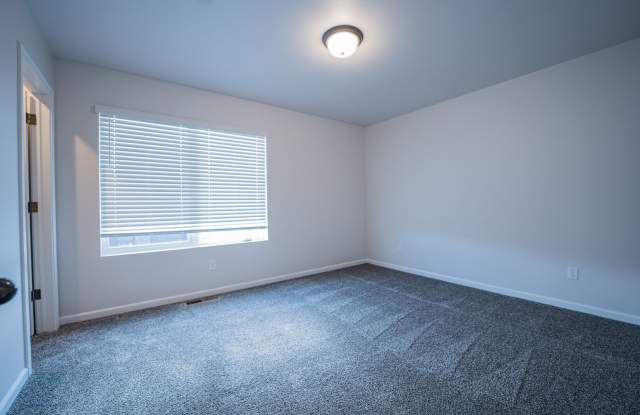 Private Location w/ Lawncare and Snow Removal Included! 6-month lease! Gallery 4