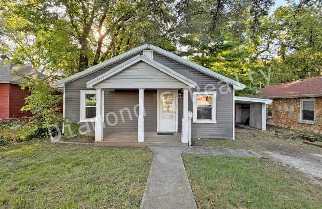 Cute 3 bedroom home close to Evangel University and Spfd/Green County Park Board photos photos