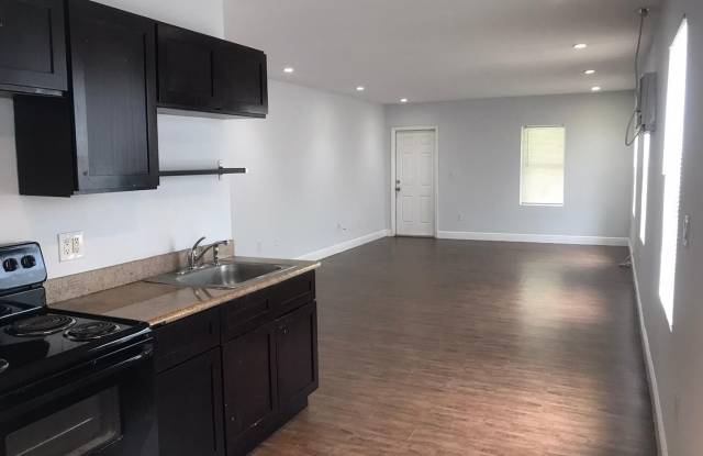 Charming Apartment complex Gallery 4