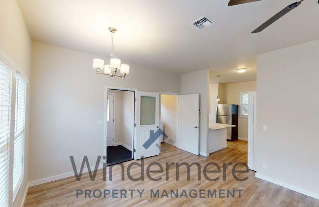 1322 East Alder Gallery 4