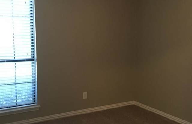 4364 Saugus Drive Gallery 3