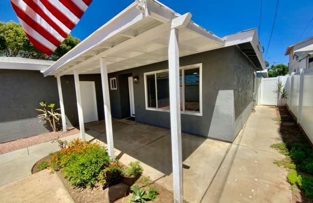 3 bd/2ba Cottage with alley Access photos photos