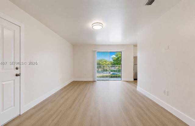 1670 W 42nd St Gallery 3