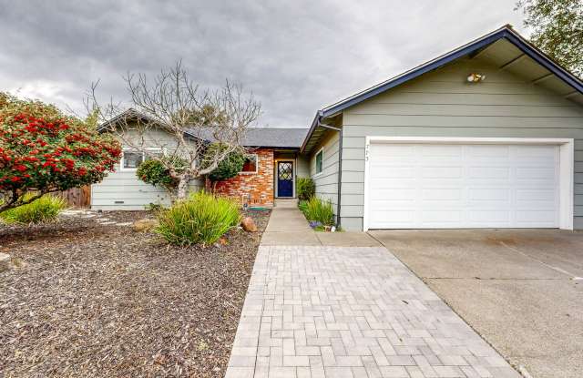 3 Bedroom 2 Full Bath with Private Yard and 1 Car Garage ! photos photos