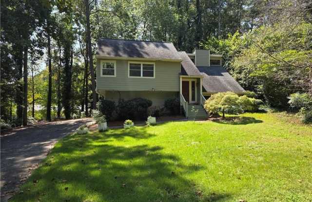 4694 Shallowford Road Gallery 1