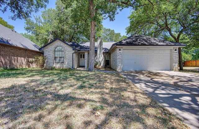1033 Oak Valley Road - 1033 Oak Valley Road, Burleson, TX 76028