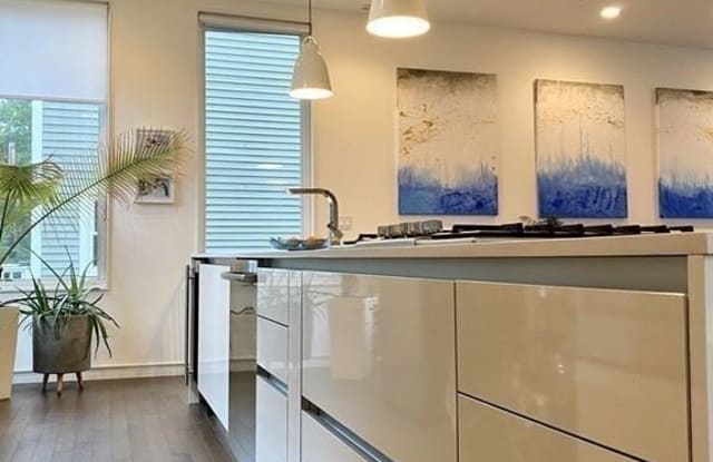 14 I St 5 - 14 I Street, Boston, MA 02127