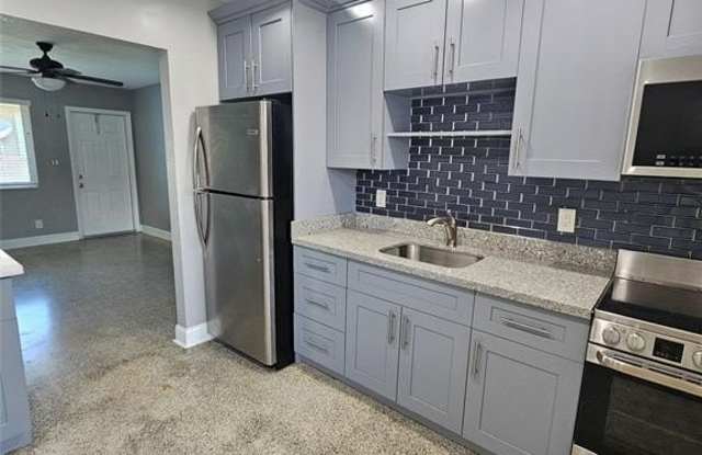 325 Phippen Rd photos photos