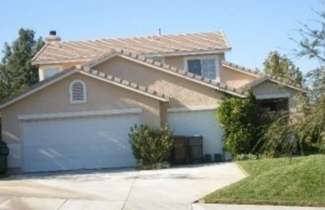 For Lease - Fabulous 3 Bedroom 3 Bath Santa Clarita Home! - 19709 Sky View Court, Santa Clarita, CA 91351