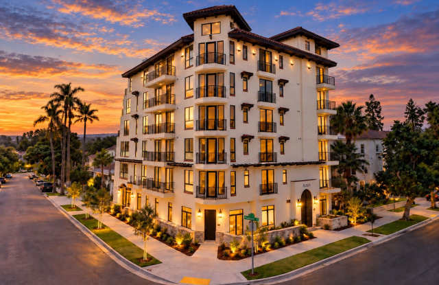 Brand New 3 Bedroom 2 Bath with a Large Balcony - Bankers Hill Gallery 1