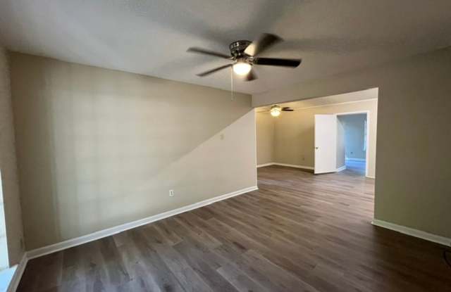 Renovated 4 Bedroom 2 Bath Home with Bonus Room for Rent! Gallery 4