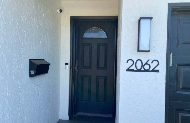 CAMBRIAN – Beautifully remodeled unit in duplex with central A/C and an amazing yard! Gallery 3