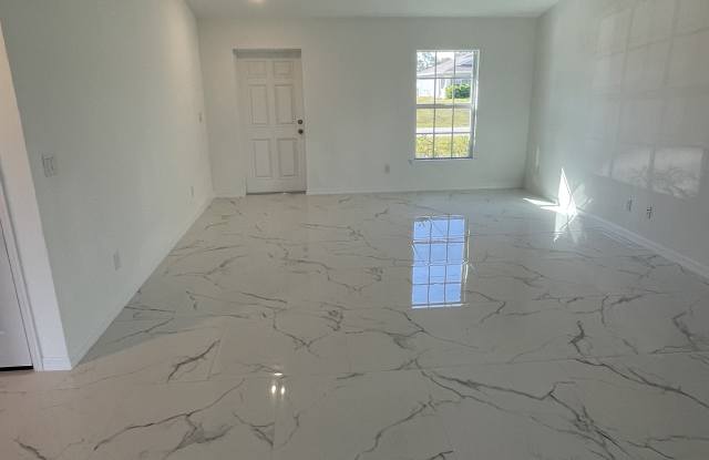 3013 NW 20th Pl Gallery 3