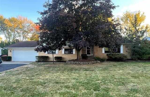 5529 Pembury - 5529 Pembury Lane, West Bloomfield, MI 48322