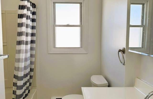 131 Roslyn Road Gallery 3