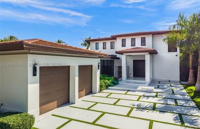 710 S Shore Dr Gallery 2