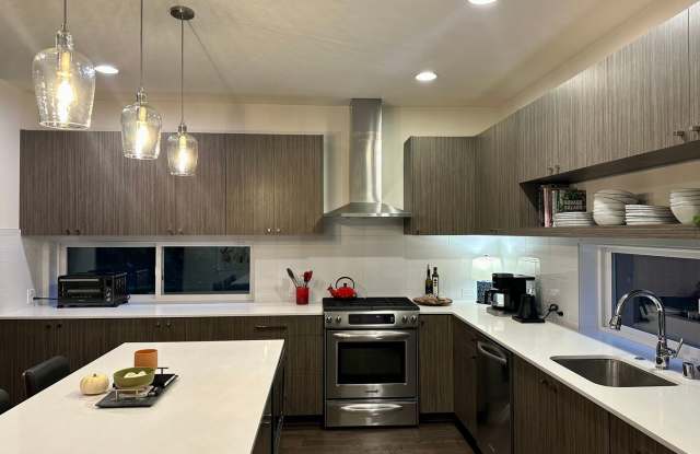 13751 Wayne Pl. N. Gallery 2