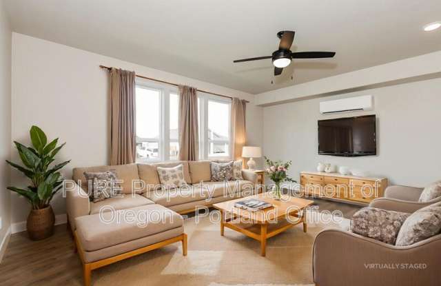 2659 NE Justus Ave photos photos