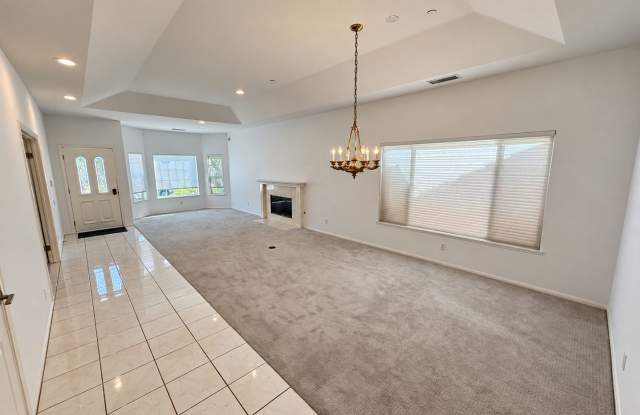 Spacious 4 Bedroom 3 Bath East End Home Gallery 4