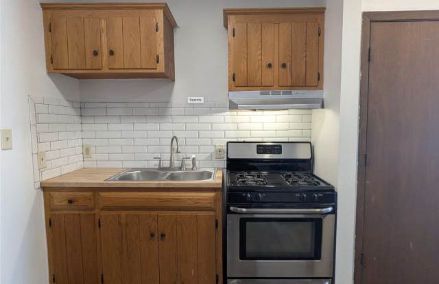 116 E Lloyd St photos photos