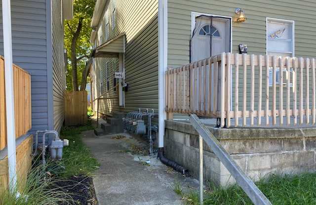 347-349 East Welch Avenue - 349 1/2 Gallery 2