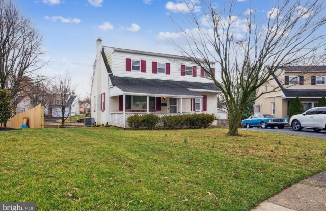 323 YALE SQUARE - 323 Yale Square, Delaware County, PA 19070