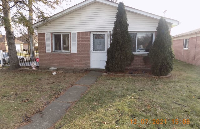8856 E 14 Mile Rd - 8856 East Fourteen Mile Road, Warren, MI 48093