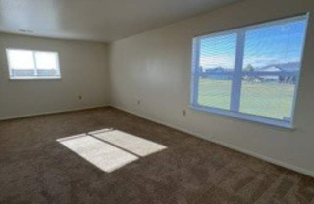 328 Sacajawea Court Gallery 3
