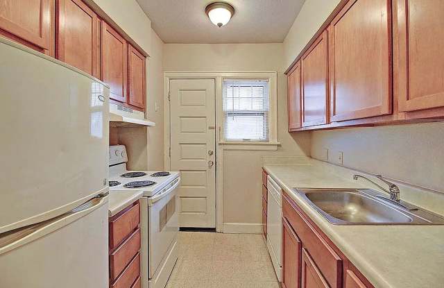 Historic Charm Meets Modern Comfort at Old English Court photos photos