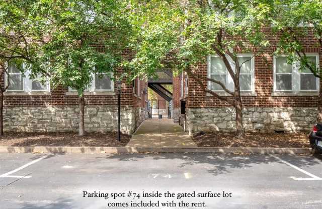 5360 Pershing Avenue Gallery 3