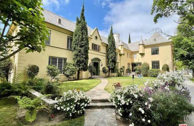 201 S El Camino Dr - 201 South El Camino Drive, Beverly Hills, CA 90212