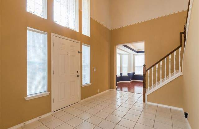 8616 Crested Cove Court Gallery 4