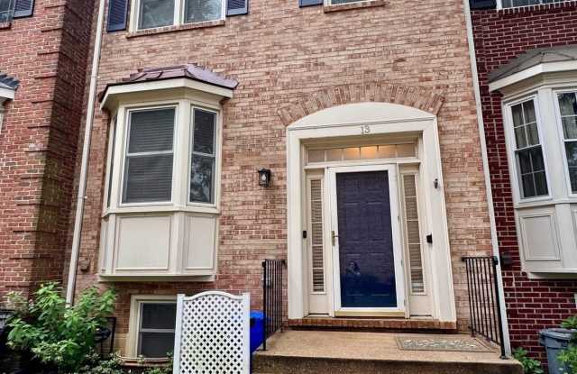 13 CARRIAGE HOUSE CIRCLE photos photos