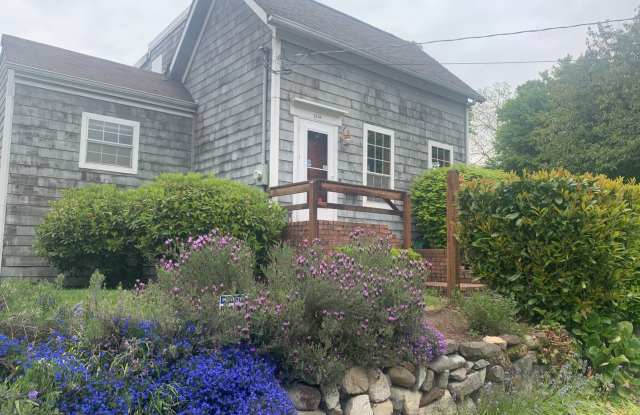 Darling Greenlake Bungalow ! 2 bed, 1.75 bath ! - 2114 North 57th Street, Seattle, WA 98103