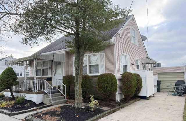 200 N Essex Ave photos photos