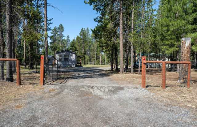 53955 Yoho Dr - 53955 1st Street, Deschutes County, OR 97739
