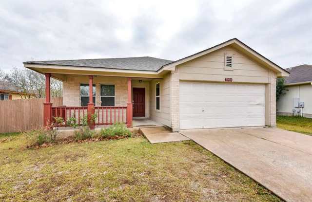 Spacious 4 bedroom/2 bathroom Available in August! photos photos