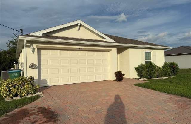4409 Garden Boulevard Gallery 2