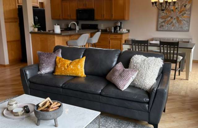 Cozy tranquility 6mi from Mayo 4bed/3bath Gallery 4