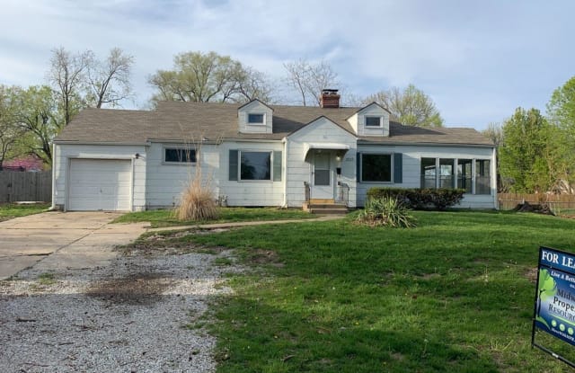 3323 Blue Ridge Blvd. - 3323 Blue Ridge Boulevard, Independence, MO 64052