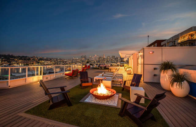 Summit at Lake Union Gallery 4