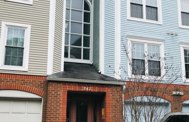 247 S PICKETT STREET - 247 South Pickett Street, Alexandria, VA 22304
