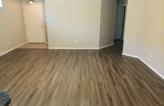 Beautiful 3 Bedroom 2 Bathroom home! Showings Available Now! Gallery 3