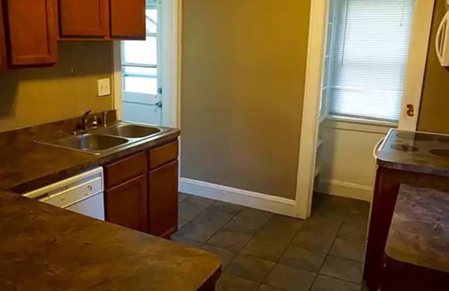 Affordable 6-Bedroom House close to U of M Campus Gallery 4