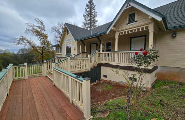 Cute 2 Bedroom House with Lovely Pond and Wooded View - 12850 Wolf Road, Nevada County, CA 95949
