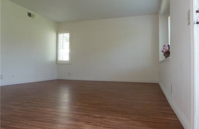 72 Briarwood Gallery 3