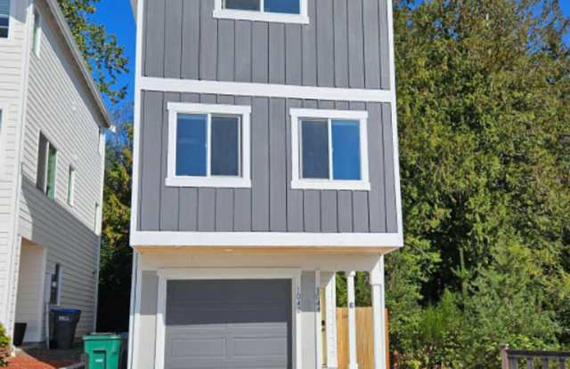 Stylish & Convenient Micro-Studio (5 Minutes from St. Michael Medical Center) Gallery 1